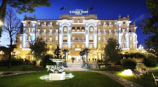 GRAND HOTEL